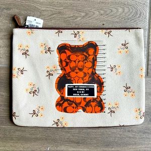 Coach Large Wristlet 30 With Vandal Gummy